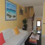 Lalu's فندق مبيت وإفطار 3*